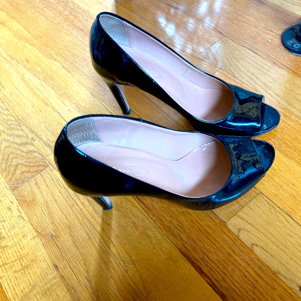 Bianca D black patent Italian leatherpeep toe heel